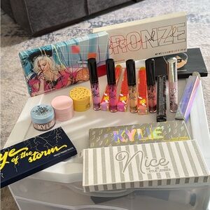 Kylie Cosmetics LOT